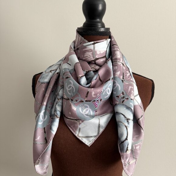 Chanel Scarf - Picture 14 of 16